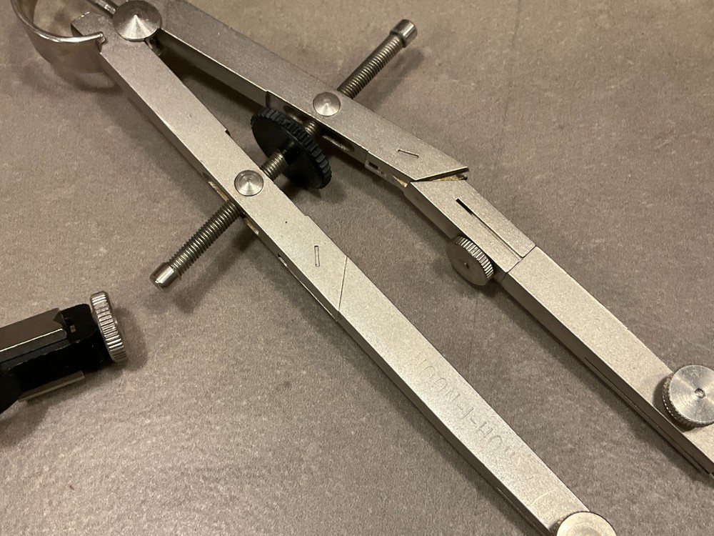 Koh-I-Noor 25012 Drafting Compass. Storage pouch.