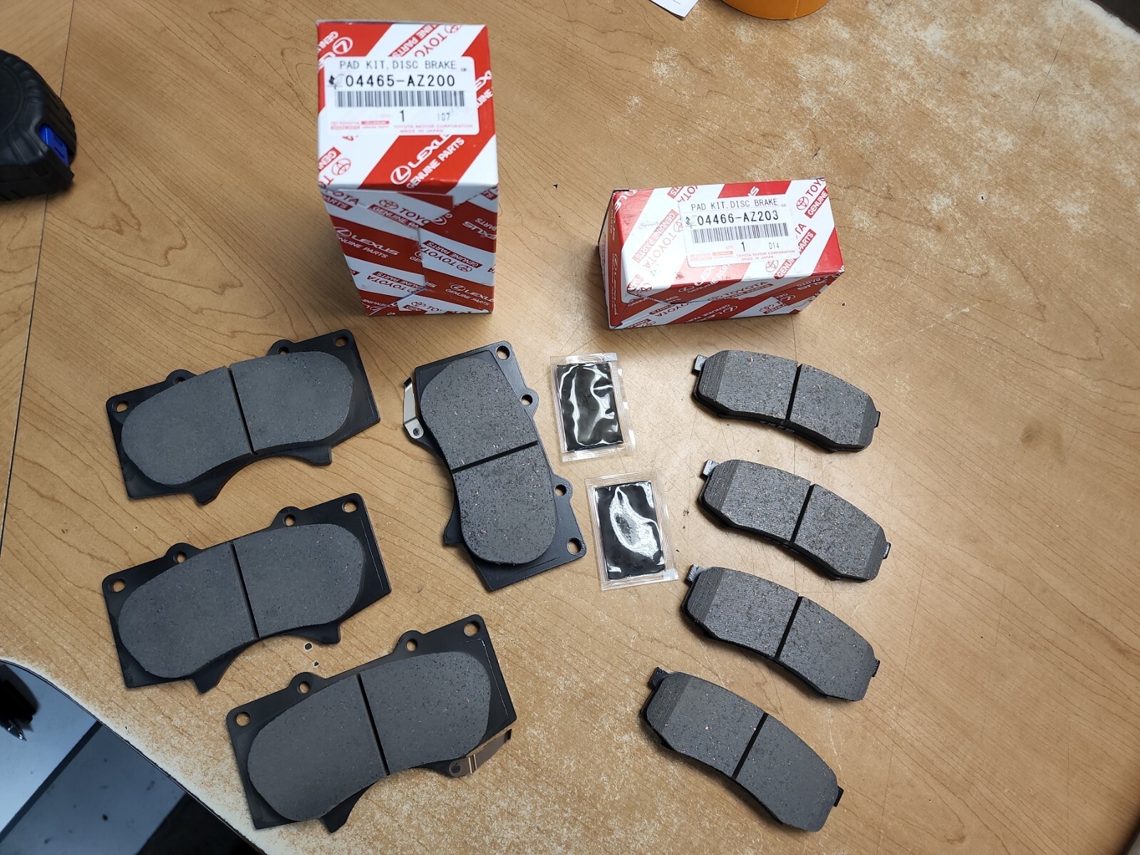 OEM 2003- 2022 Toyota 4Runner Brake Pads Front Rear 04465-AZ200 04466-AZ203