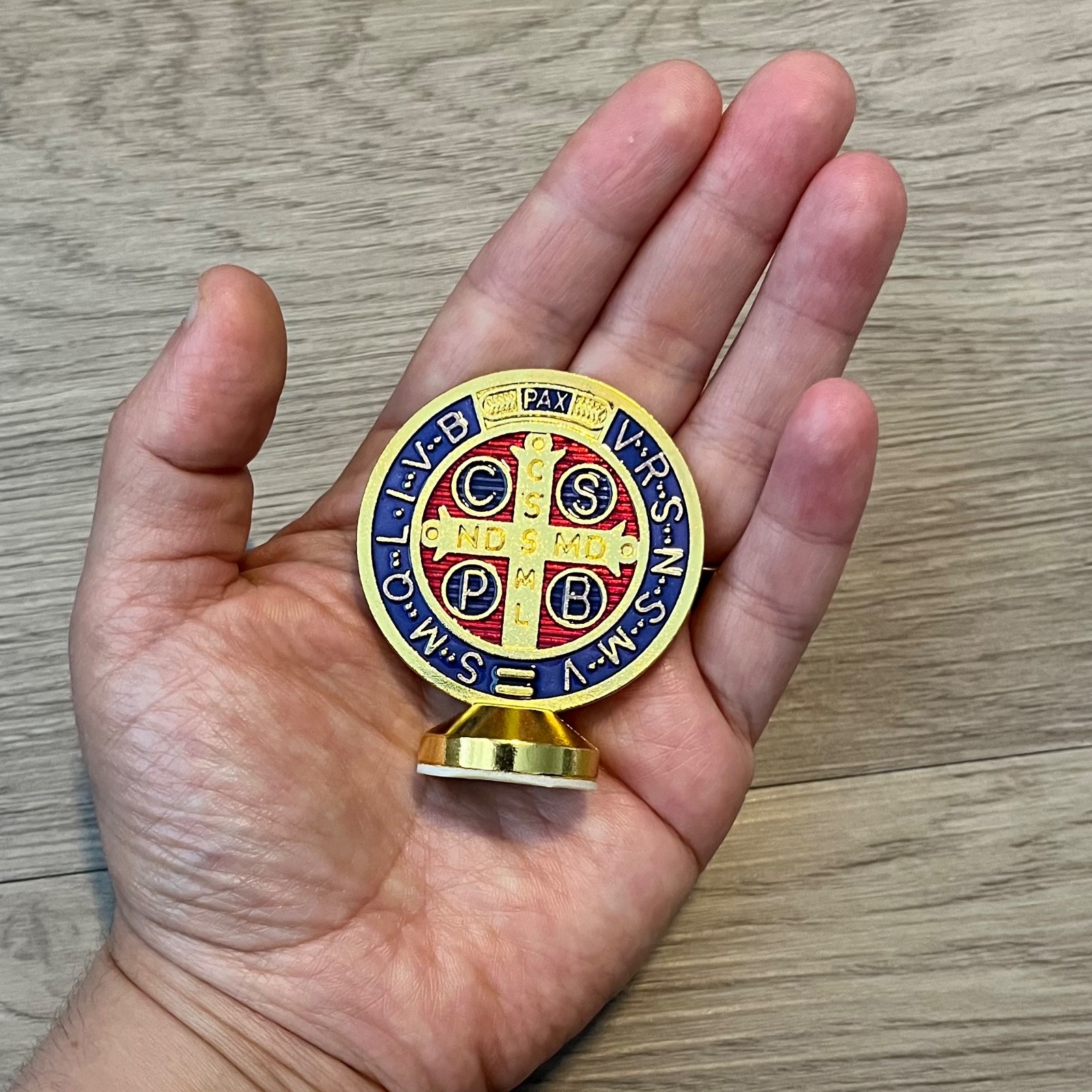Catholic St Benedict Medal Table Top Desk Car Gold Tone Red Blue San Benito
