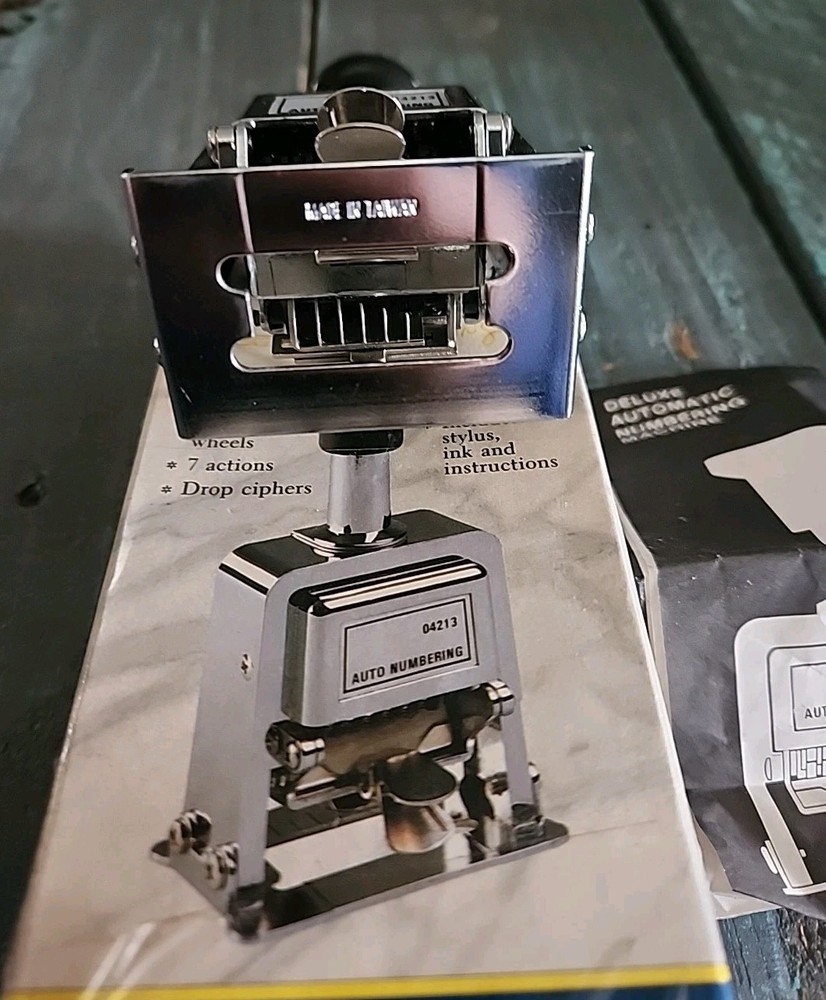 ROGERS AUTOMATIC NUMBERING STAMP MACHINE WITH BOX