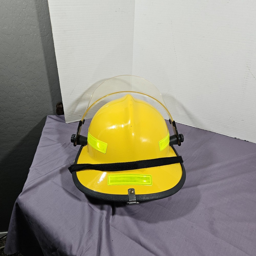 Cairns MSA 660C Metro Fire Helmet Size Medium 4" w/ Tuffshield Faceshield