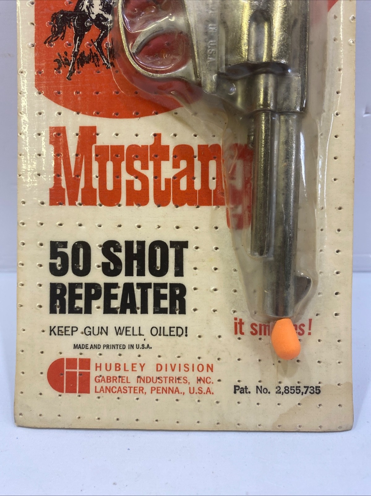 Vintage 60s Hubley Mustang 50 Shot Repeater it smokes ! New On Card