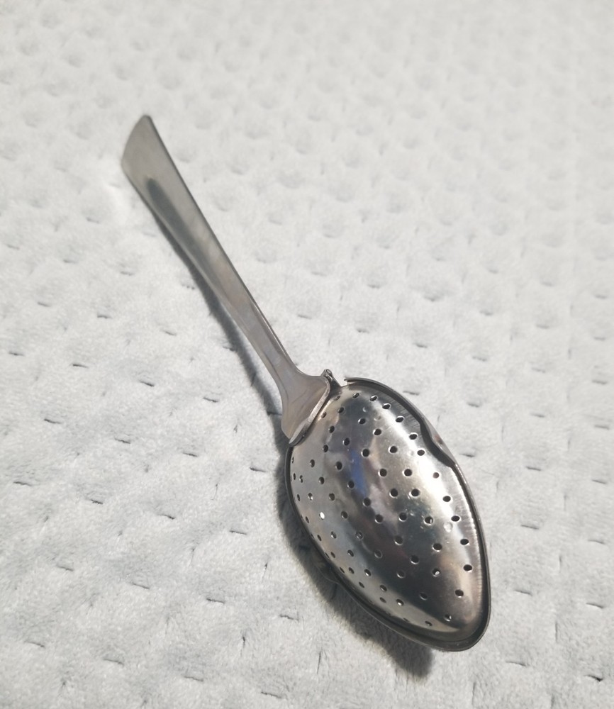 Stainless steel Hinged Tea Strainer/Infuser Spoon. 6" Large.