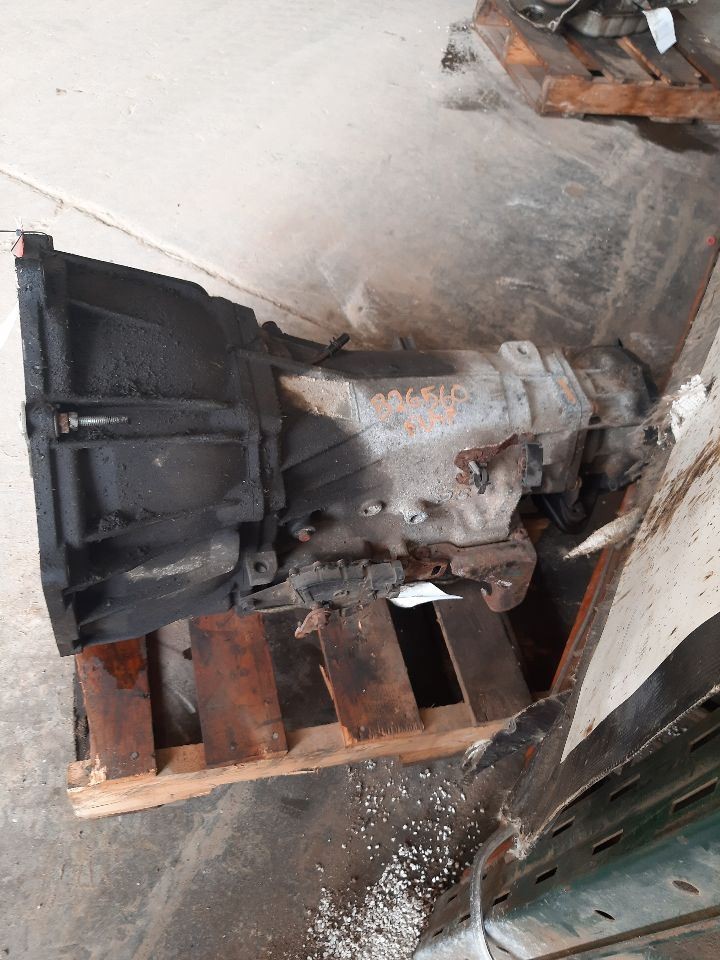 Automatic Transmission 5.3L 4WD 4X4 Fits 2001 SUBURBAN 1500 1327603