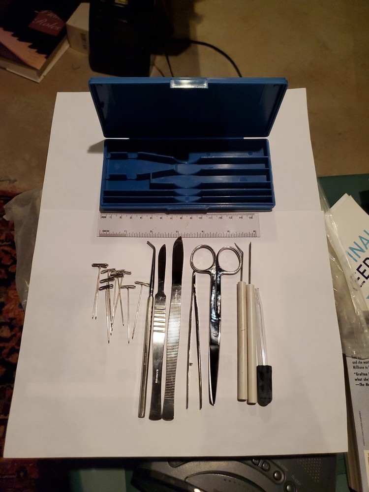 Carolina Intermediate Dissecting Set I, Molded Plastic Case