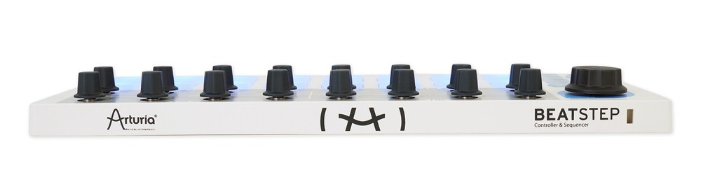 Arturia BeatStep 16-Step Analog Sequencer Midi USB DJ Pad Controller+Backpack