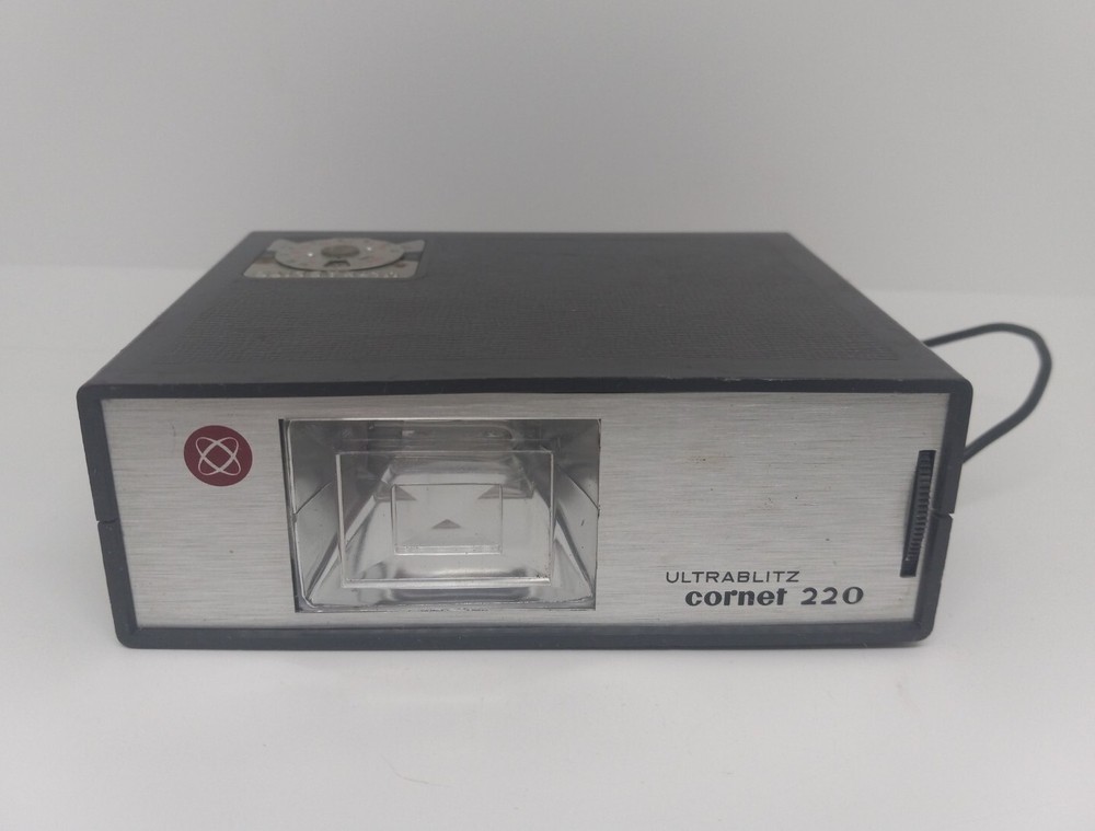 Vintage UltraBlitz Cornet 220 Camera Flash