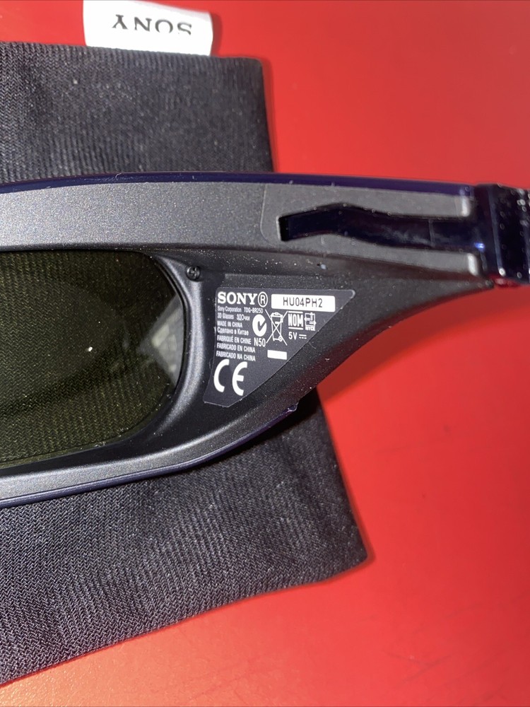 Sony TDG-BR250 Active 3D Glasses Includes Storage Pouch & Charging Cable