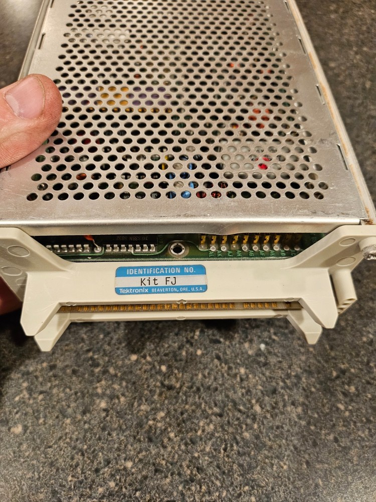 Tektronix 7B90P Programmable Time Base Plug In **Parts or not working **