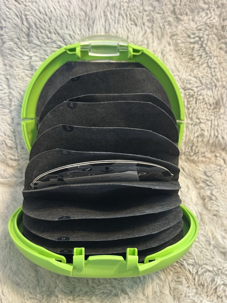 Lime Green DiscGear DISCUS 20 Disc Storage Case CD DVD Holder Hard Clam Shell