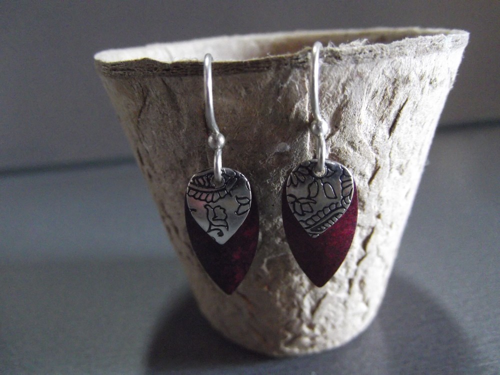 1 Pair Old 1"in Maroon/Silver Teardrop Dangler