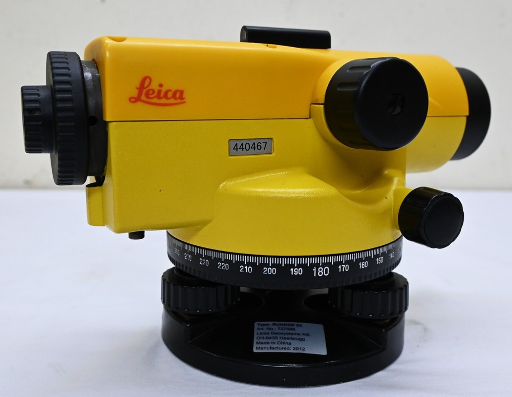 Leica Runner 24 Auotomatic level with hard Case.