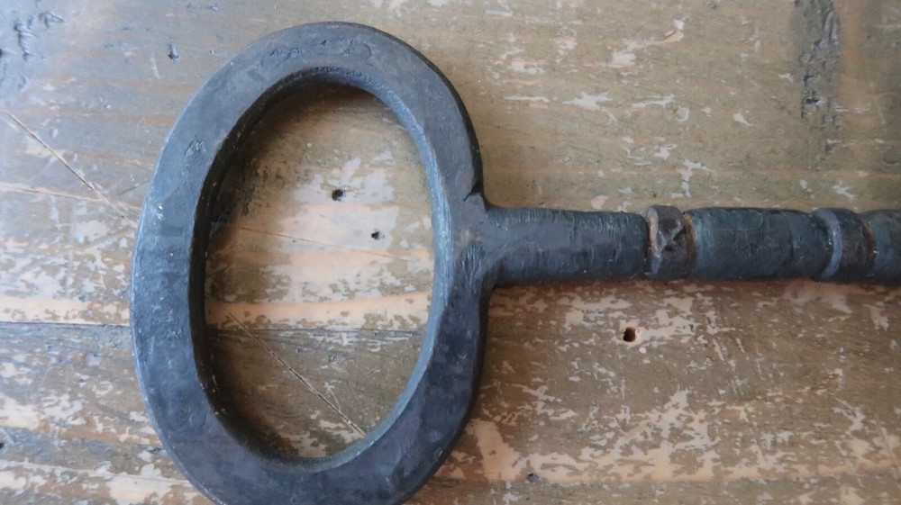 Antique Iron Skeleton Key 6 5/8"