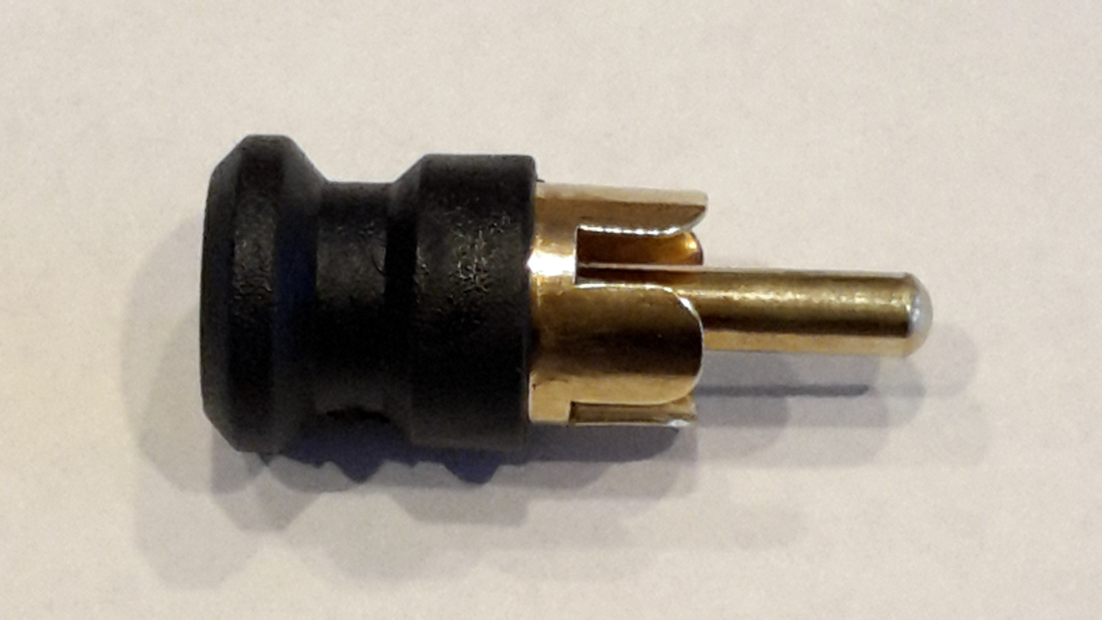 10 - RCA SHIELDED SHORTING CAPS / PLUGS - RF/EMI & NOISE CANCELING / PROTECTION