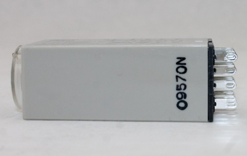 Omron H3Y-4 Timer