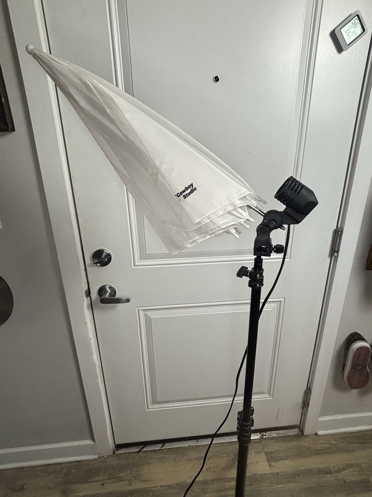 Cowboy Studio Lighting Kit 1 Umbrella 1 Adjustable Light Stand / Tripod