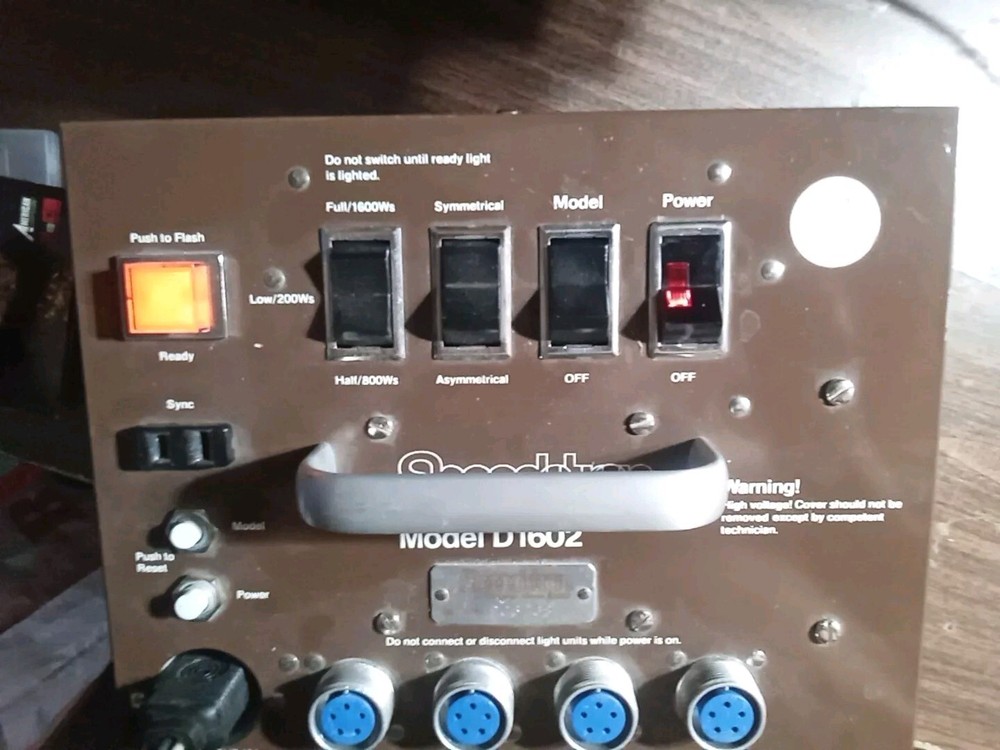 Speedotron D1602 w/ Power Cord