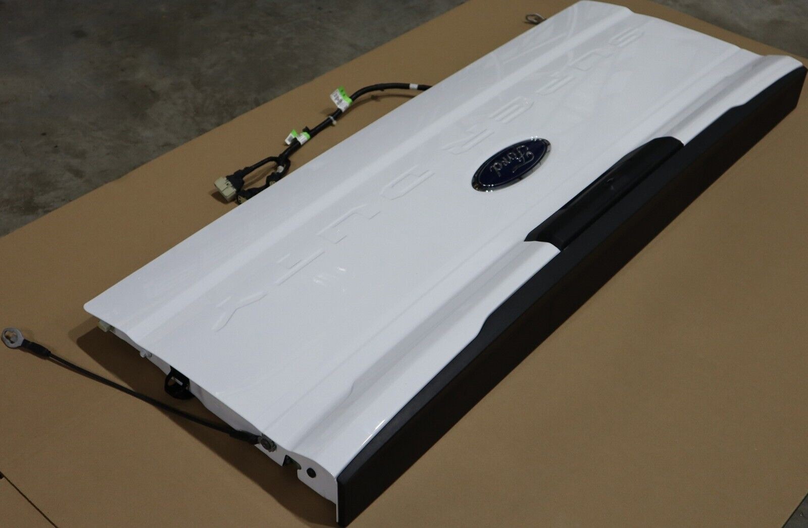 23-26 SUPER DUTY WHITE Tailgate Truck New Take Off F250 Ford Paint Tail Gate OEM