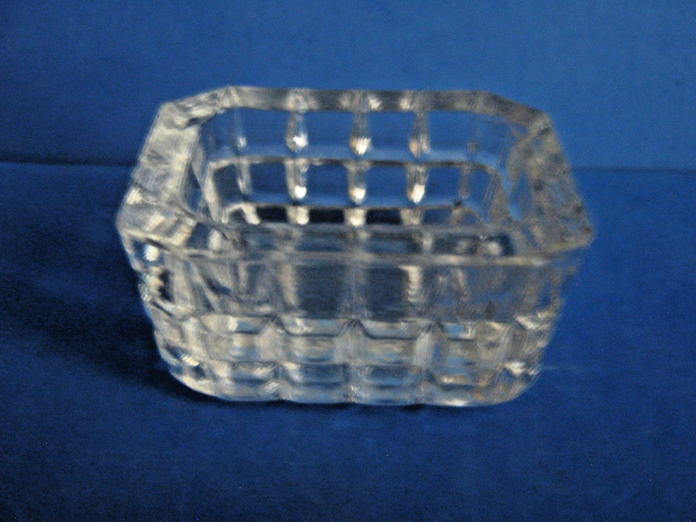CLEAR GLASS RECTANGULAR OPEN SALT CELLAR w/ALL OVER BLOCK PATTERN