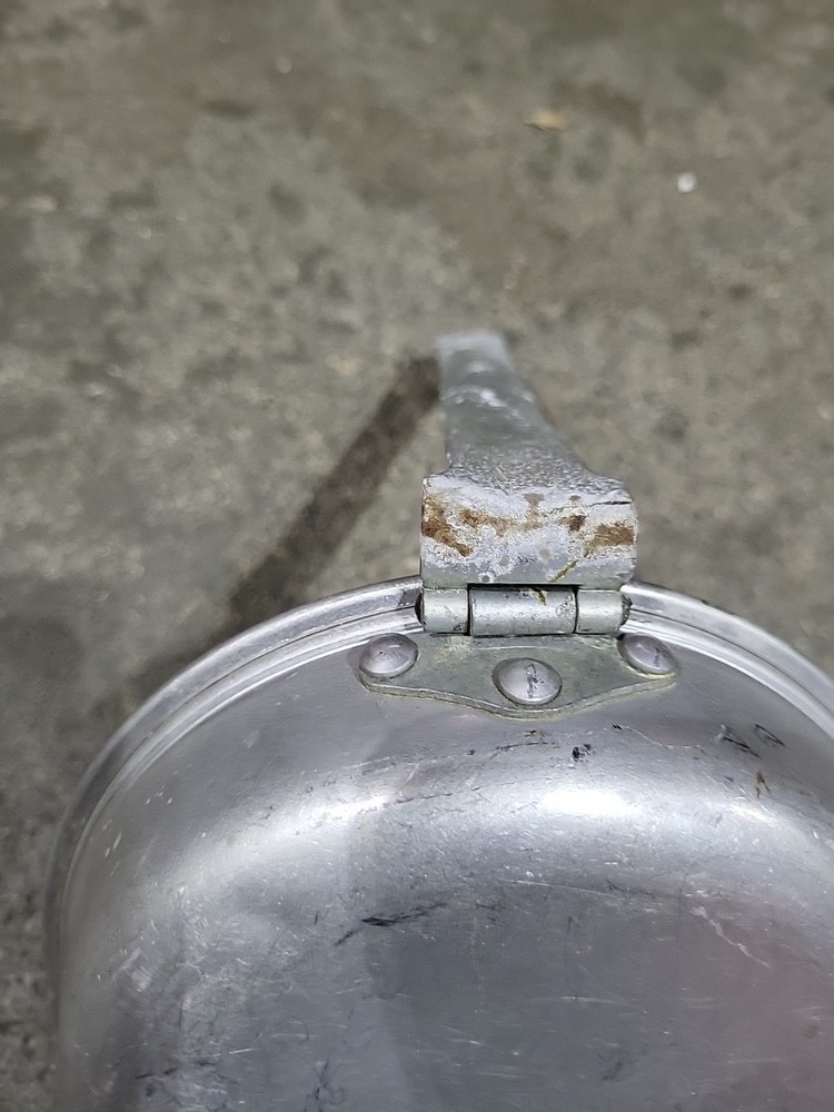 ORIGINAL WWII US ARMY & MARINE MESS KIT-DATED 1945