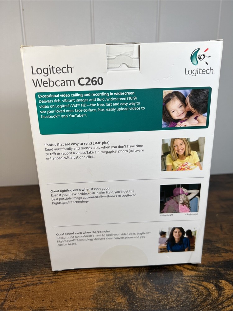 LOGITECH PINK C260 WEB CAMERA w/Booklet, and CD, USB NEW