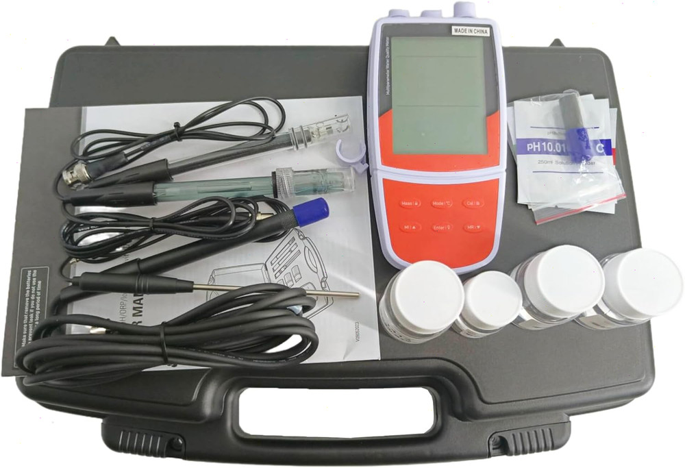 Portable Multi-parameter Water Quality Analyzer with Standard Solution ±1% F.S.