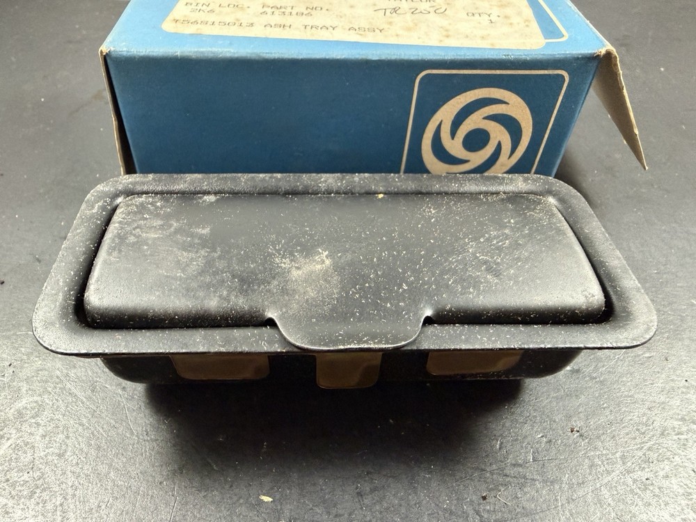 Triumph TR250, TR6 NOS Ashtray