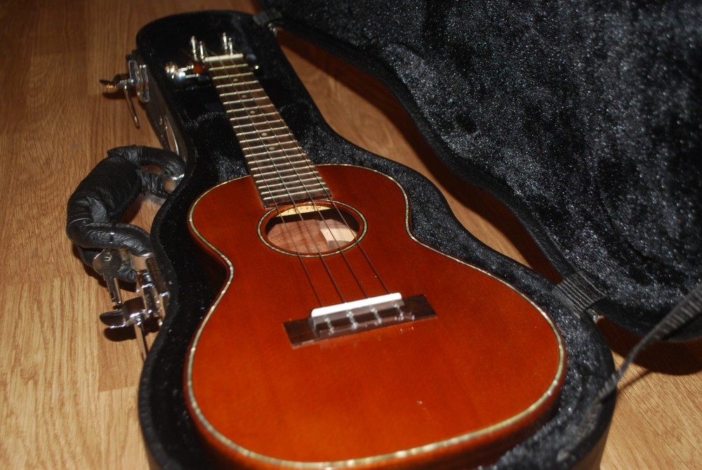 Ohana CK50GS Ukulele With Hard Case