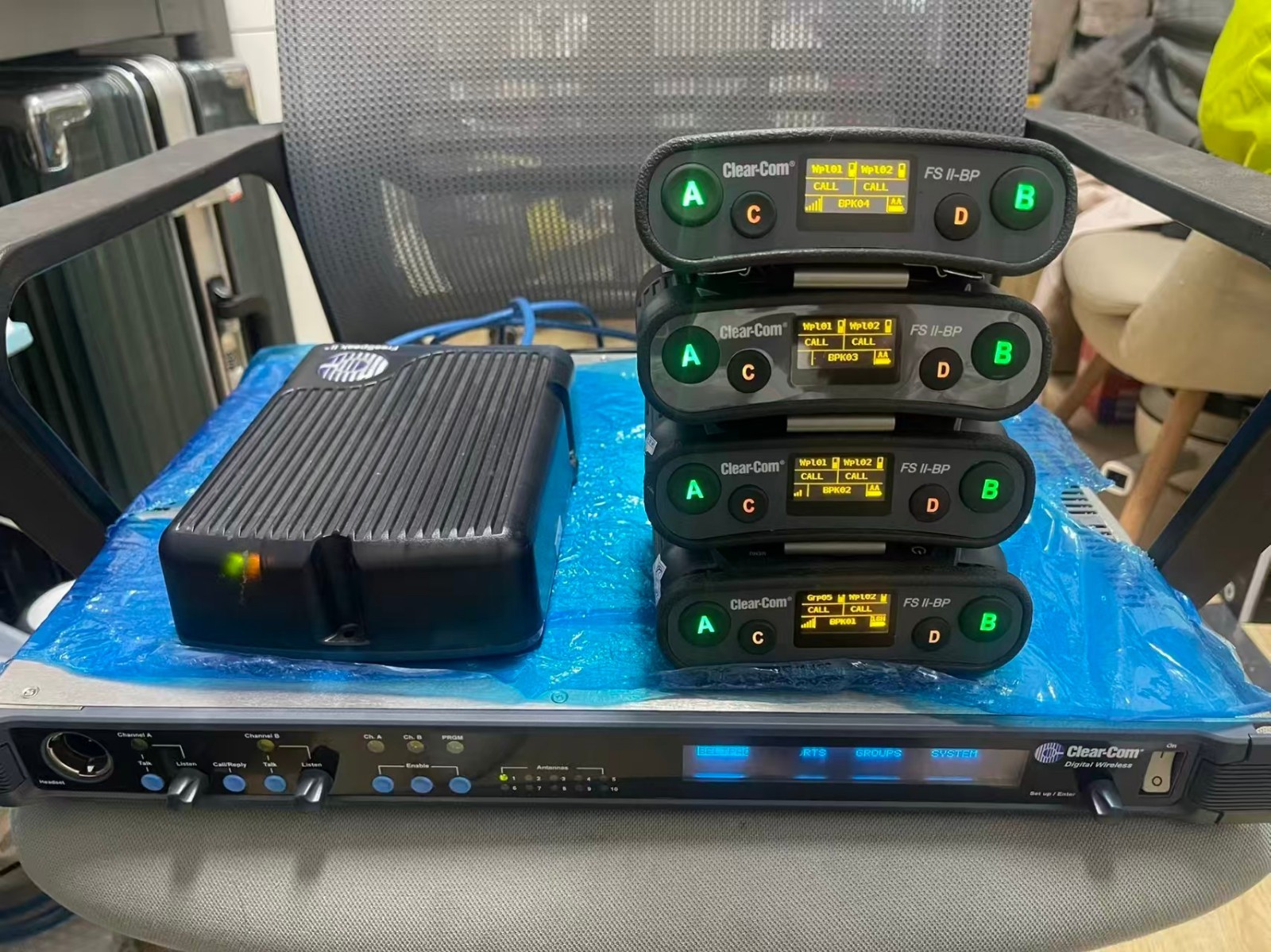 Clear-Com FSII-BASE Freespeak II 20BP Digital Wireless ,Only shipping fee link.