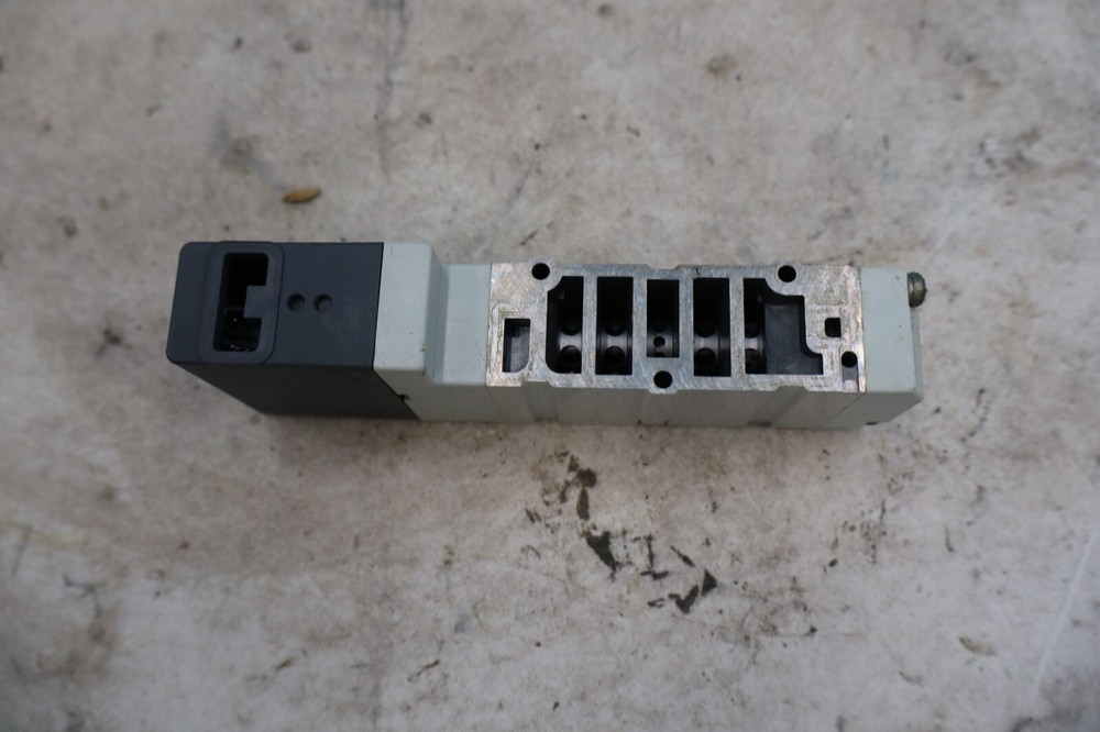 SMC VQC4100-5 Solenoid Valve