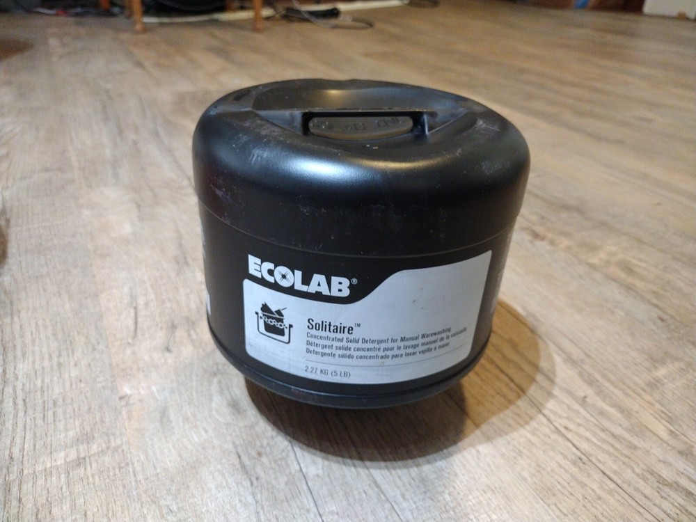 Ecolab Solitaire Concentrated Solid Detergent 5lbs 6110884