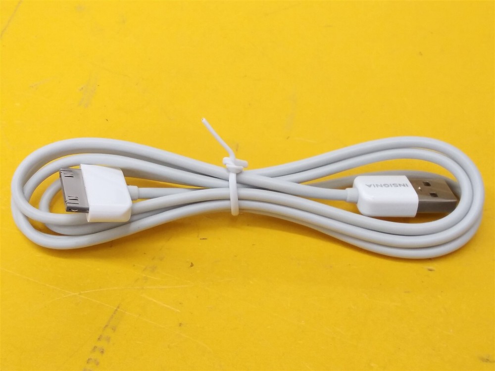 ⭐️⭐️⭐️⭐️⭐️ Insignia 30-Pin Charge / Sync Cable 4ft. for Apple