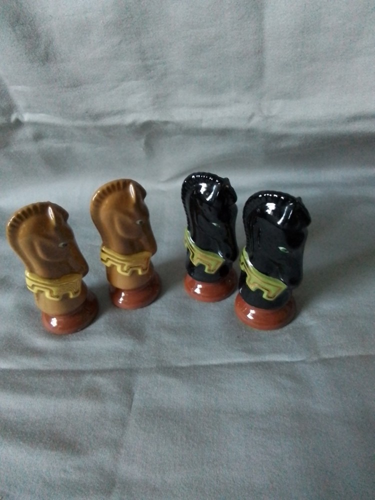 32pc Complete Chess Set Pieces. Hand Painted Medieval Or Gothic Theme.