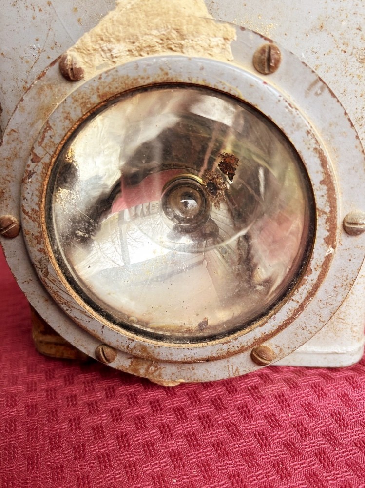 Original OCEANIC PRODUCTS WWII Navy Battery Lantern