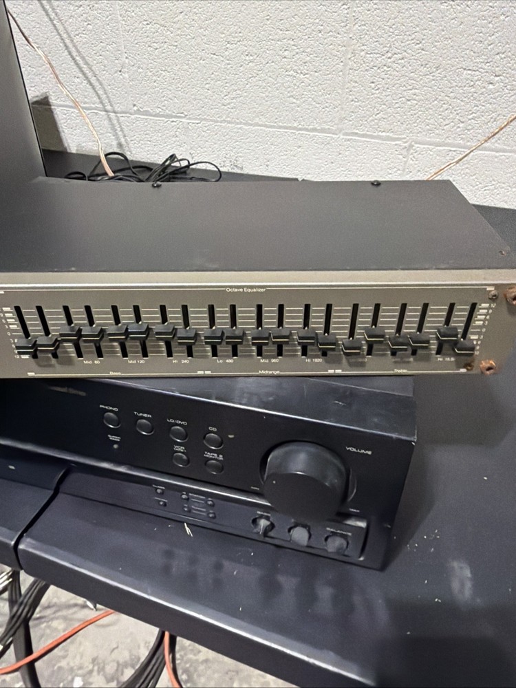 AudioControl the Octave EQ Stereo Audio Equalizer Subsonic Filter Powers On Rare
