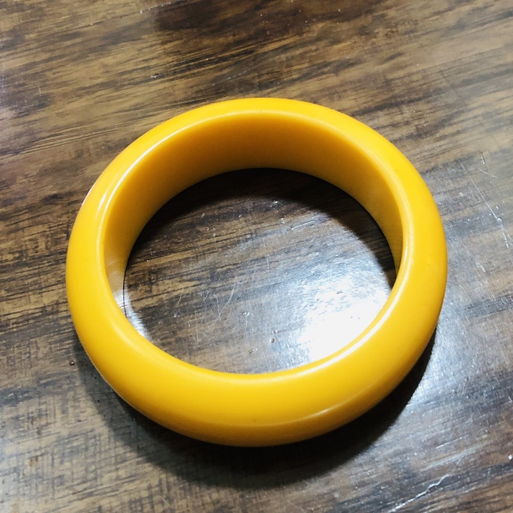 LARGE THICK VINTAGE BAKELITE BUTTERSCOTCH BANGLE BRACELET TESTED AUTHENTIC