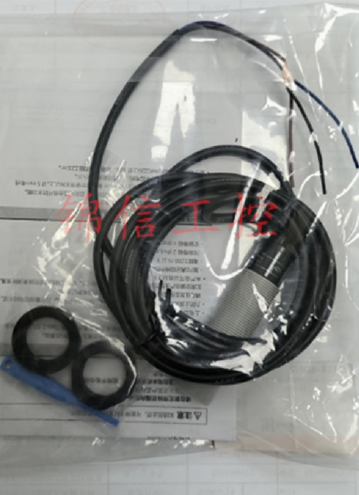 QTY1  for  CR18-8DN2 proximity switch sensor  NEW