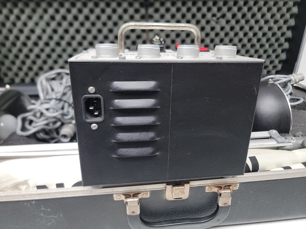Novatron 550 Lighting Kit in Hard Case