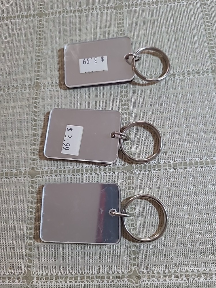 THREE LIONS KEY CHAINS WITH MIRROR ON BACK