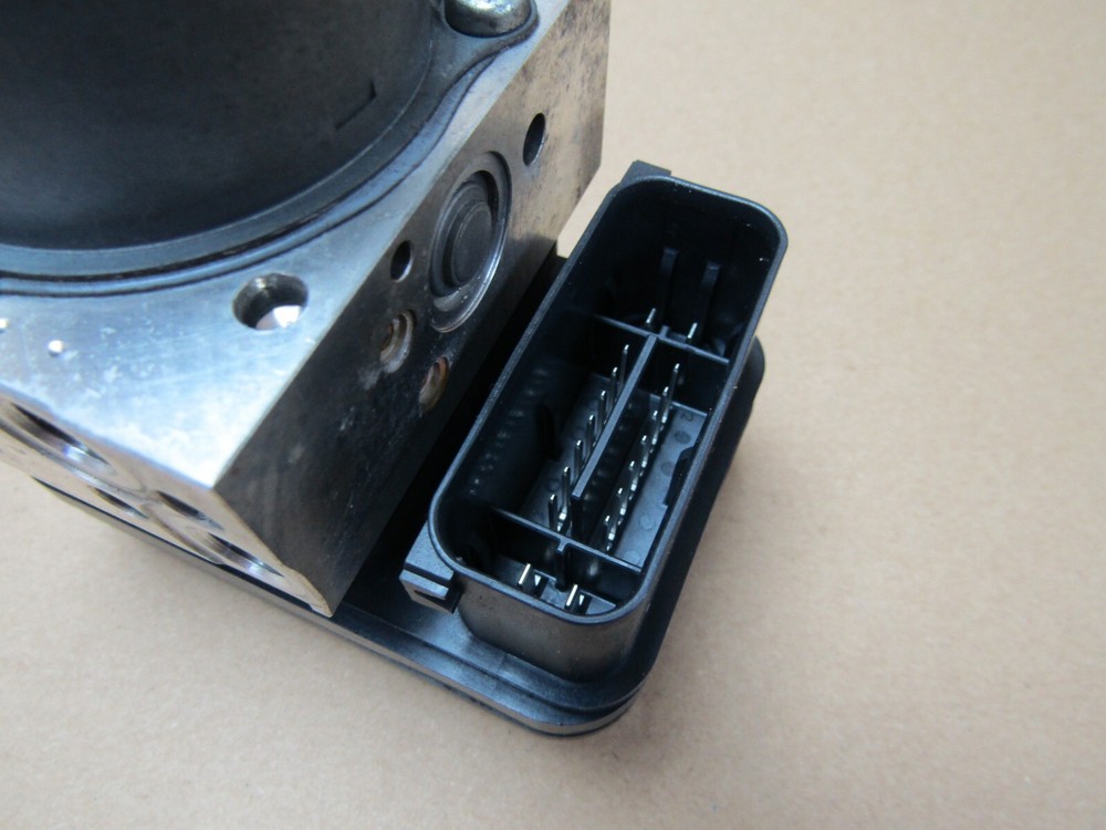 Yamaha MT-07 ABS 2018 ABS pump control module Advics (12071)