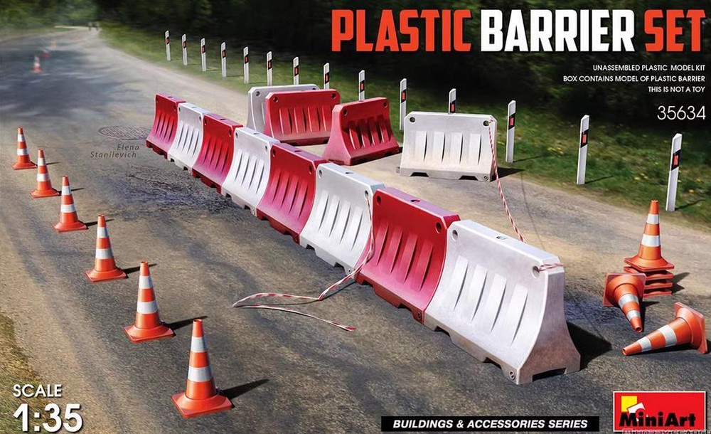 MINIART 35634 1/35 Scale Plastic Barrier Set Model Kit