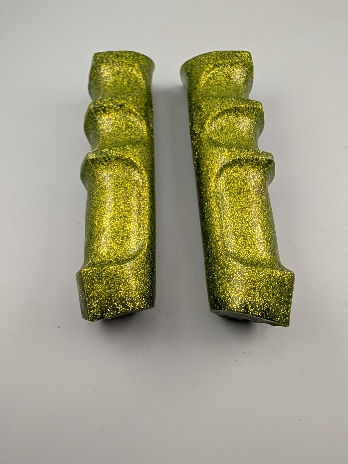 HUFFY BICYCLE ANTIFREEZE GREEN GLITTER Original Hand Grips 1970's New Old Stock