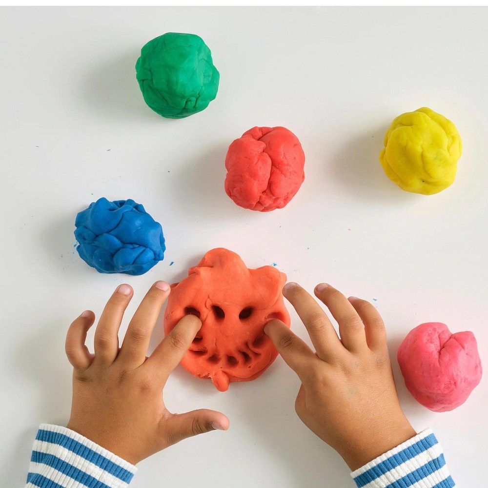 Multiple Colors Non-Toxic Molding Dough: 4 Pack
