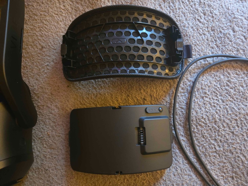 HTC Vive Focus Vision Wired Bundle, XR Headset DisplayPort PC VR Streaming