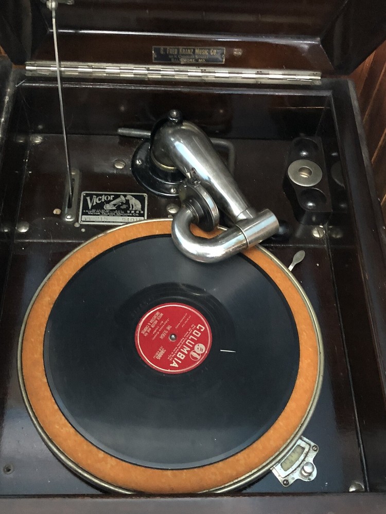 victrola record player antique