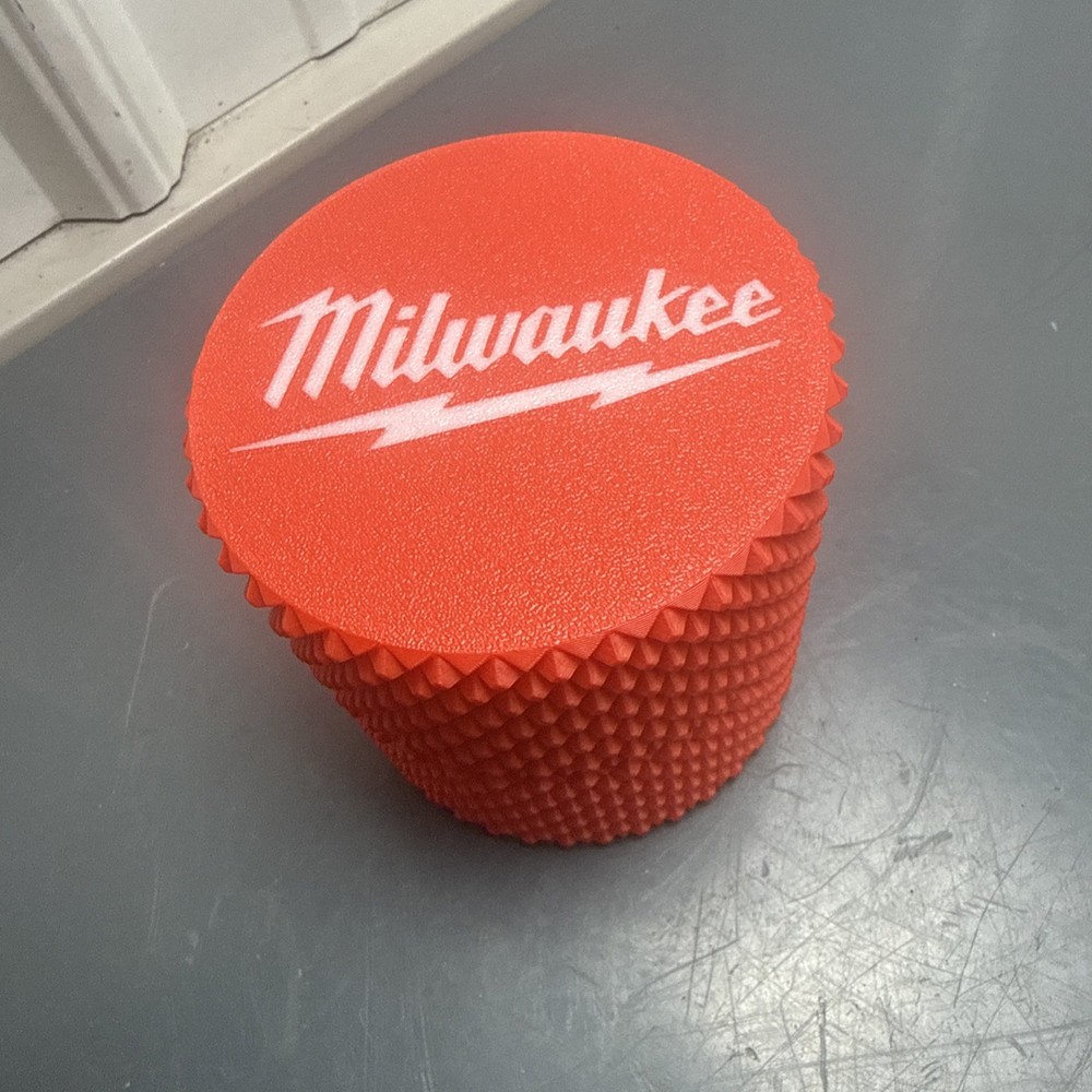 milwaukee Threaded Container