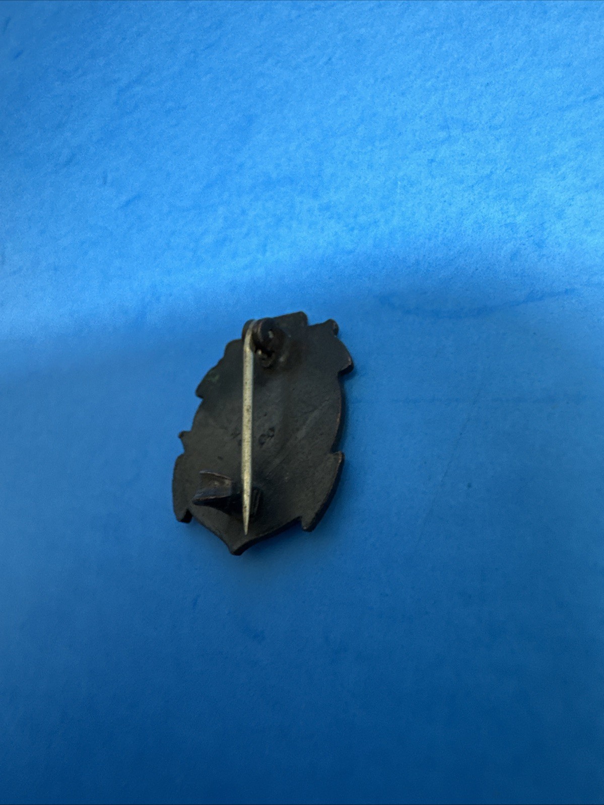 WWl Homefront pin War service ship building bronze Pinback W & H Co. (P34)