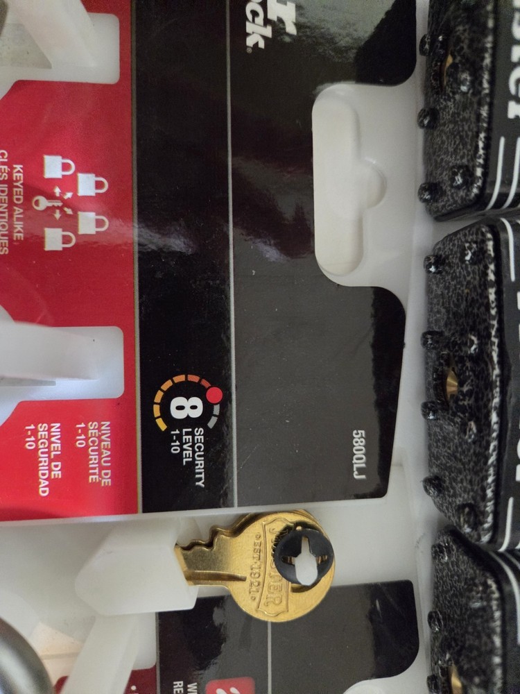 20 PACK Keyed Alike MasterLock Outdoor Security Level 8 Padlocks