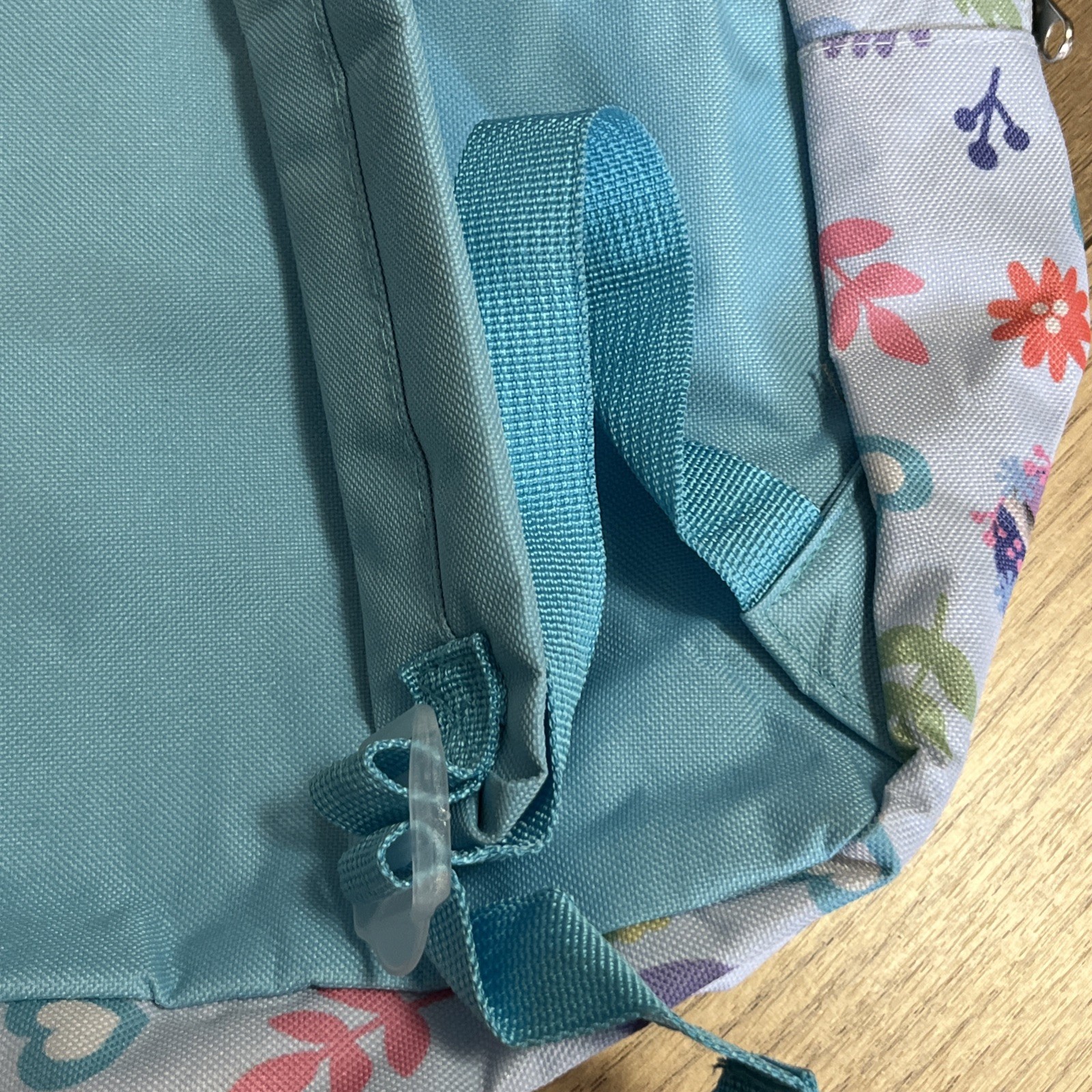 Disney Frozen Backpack NWT Outside Zipped Pocket