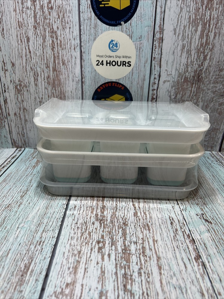 Ice Cube Trays 2 Pack Square Ice Cube Molds With Lids.NIB